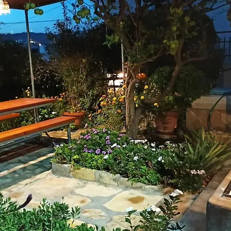 Voulas Garden 4family * リプシ
